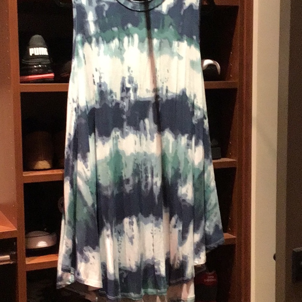 Multi color swing top